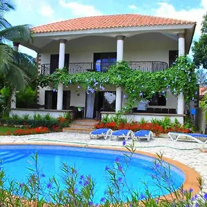 villa-en-metro-country-club-juan-dolio.comcaribbean.com/