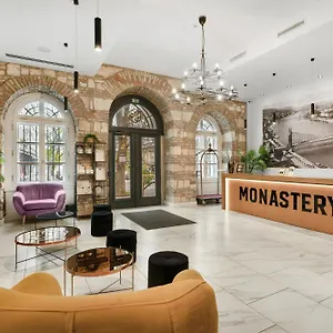 מלון Monastery Boutique ****